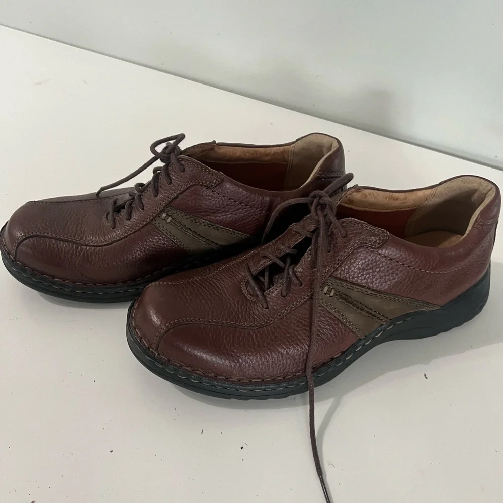 Clarks Men's Dark Brown Leather Oxfords
